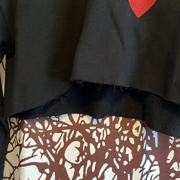 “Queen Of Hearts” Crop Sweater - Picture 3 of 6
